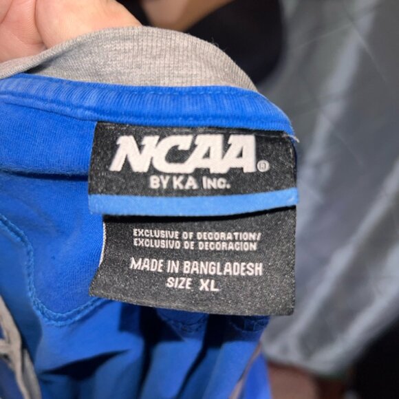 NCAA University of Kentucky Wildcat XL Blue Distressed Gameday Crop Top Jersey - Picture 7 of 7